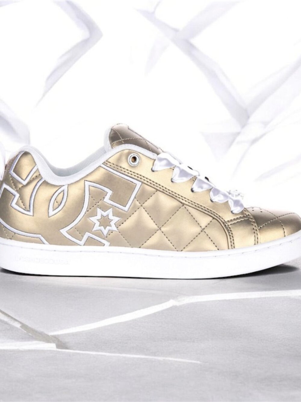Brand New DC Shoes Court Graffik SE Gold Leather Sneakers Size 6 1/2